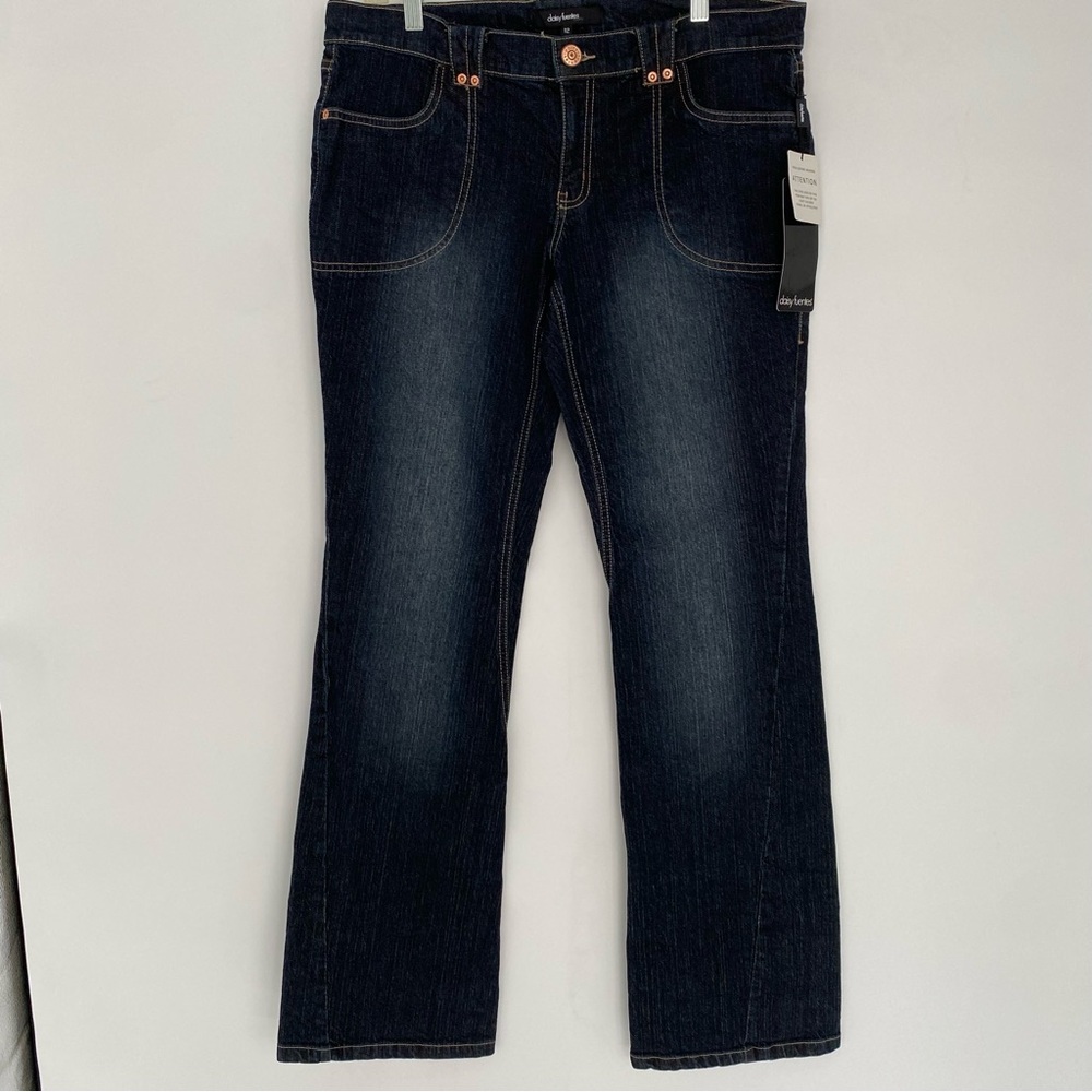 Daisy Fuentes Dark Indigo Boot Cut Jeans Going Casual
Dark Rinse Size 12